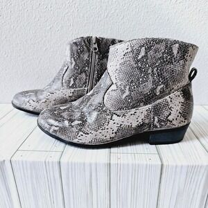 Cat & Jack Snake Skin print faux leather booties- Girl's Size 5